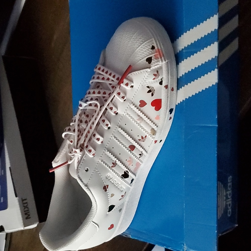 Women's Adidas Shoes Size 9 Never Worn